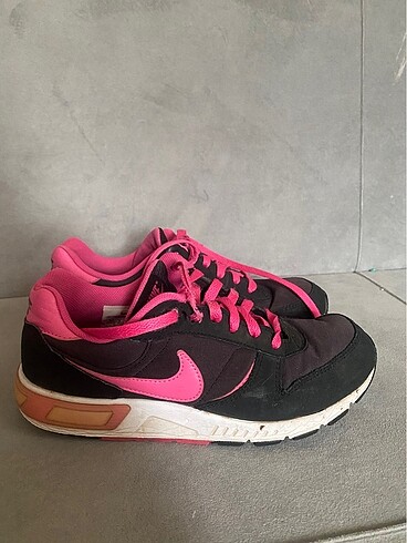 Nike spor ayakkabı