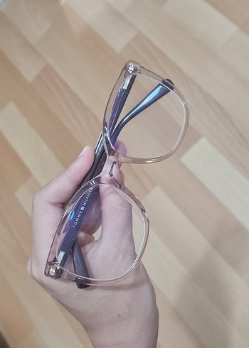 Transparan Minimalist Kadın Gözlüğü tommy hilfiger