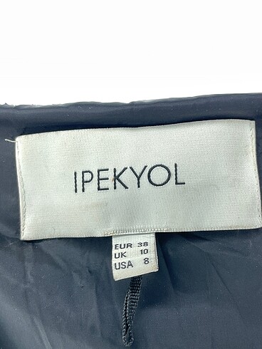38 Beden siyah Renk ipekyol Mont %70 İndirimli.