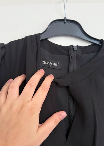 Siyah Uzun Kat Katlı V Yaka Kadın Elbise - Görsel 6