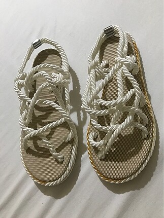Beyaz Sandalet