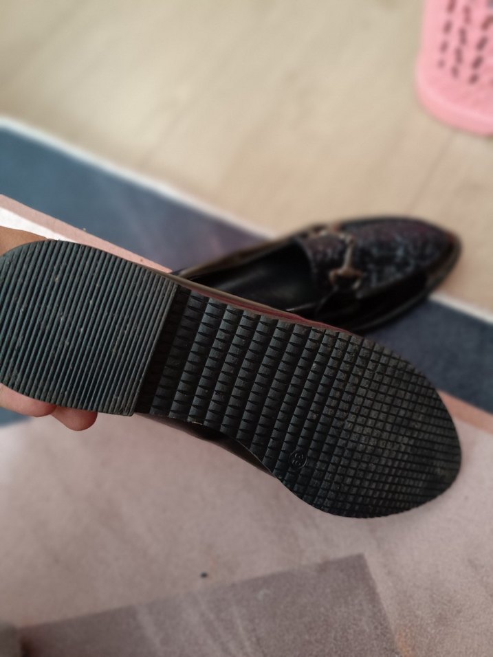 Siyah Yılan Desenli Tokalı Kadın Düz Ayakkabı - Görsel 2