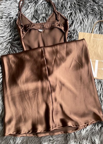 xs Beden kahverengi Renk Zara saten elbise