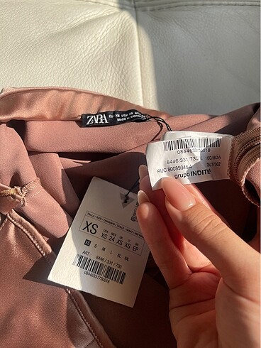 xs Beden kahverengi Renk Zara saten bluz