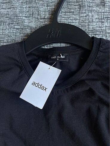 s Beden Taşlı sırt dekolteli Tshirt