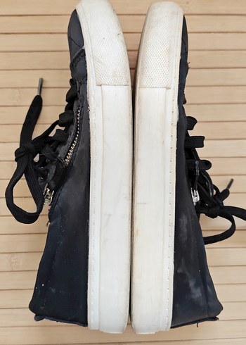 36 Beden Kadın Siyah Rugan Fermuarlı Sneaker