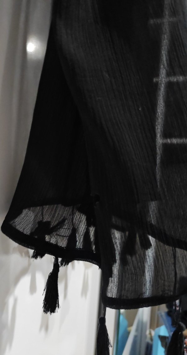 Siyah V Yaka Dökümlü Plaj Kıyafeti - Görsel 4