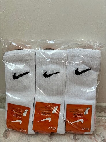Uzun Nike çorap (3) adet