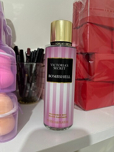 Victoria secret bombshell