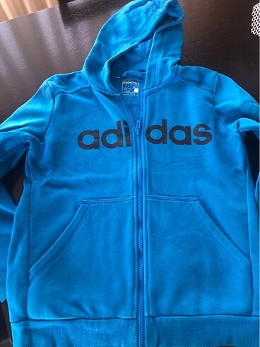 Adidas kapişonlu