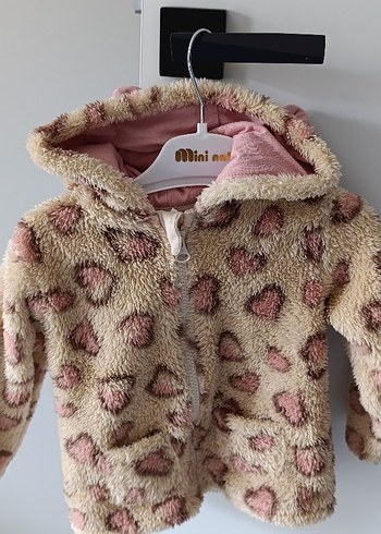 Kız Çocuk Leopar Desenli Kapüşonlu Mont - Görsel 2