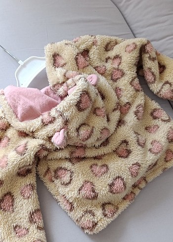 Kız Çocuk Leopar Desenli Kapüşonlu Mont - Görsel 3