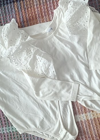 Beyaz Uzun Kollu Dantelli Bebek Body - Görsel 5