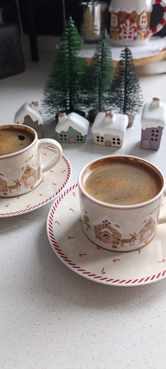 Beyaz Pastel Desenli Kahve Fincanları - Görsel 3