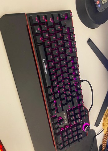 Çok Renkli Aydınlatmalı Oyuncu Klavyesi - Görsel 6