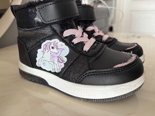 Kız çocuk unicorn bot - Görsel 5