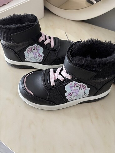 Kız çocuk unicorn bot - Görsel 10