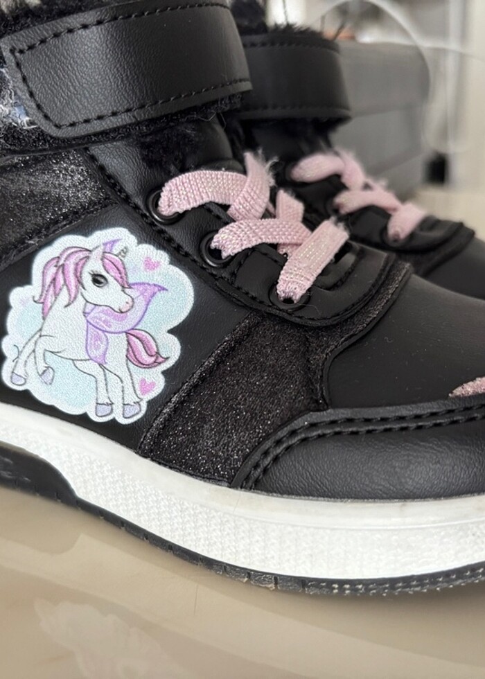 Kız çocuk unicorn bot - Görsel 5