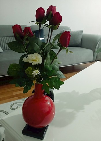 Kırmızı Vazo İçinde Yapay Gül Buketi - Görsel 11