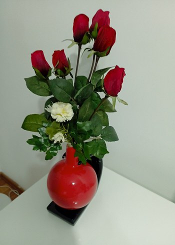 Kırmızı Vazo İçinde Yapay Gül Buketi - Görsel 7