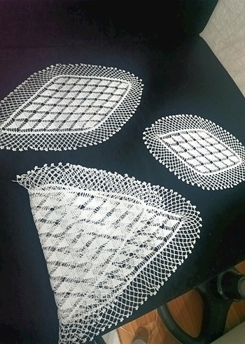 El Yapımı Örgü Dantel Masa Örtüsü - Görsel 3