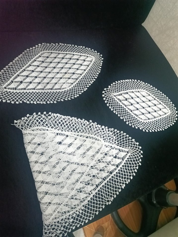 El Yapımı Örgü Dantel Masa Örtüsü - Görsel 4