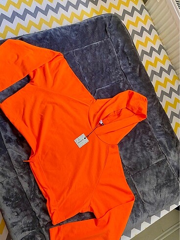 Tiffany Tomato Crop sweatshirt