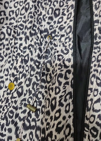 Leopar Desenli yağmurluk.. - Görsel 6