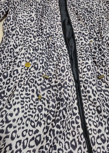 Leopar Desenli yağmurluk.. - Görsel 4