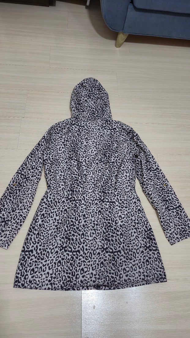 Leopar Desenli yağmurluk.. - Görsel 2