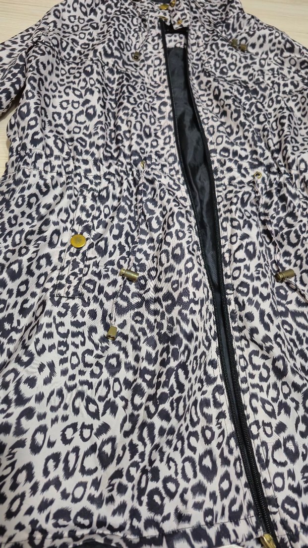 Leopar Desenli yağmurluk.. - Görsel 4
