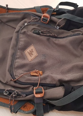  Beden camel Renk Decathlon Quechua 30 lt Sırt çantası