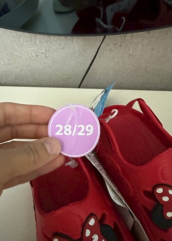 27 Beden Kız Çocuk Minnie Mouse Kırmızı Kaydırmaz Terlik