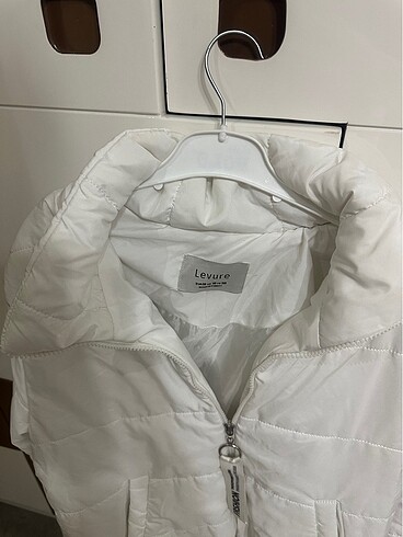 Zara Mont bayan