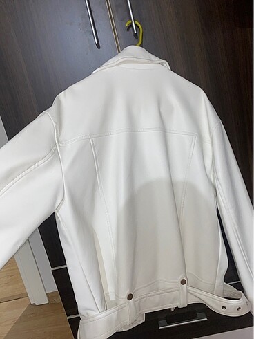beyaz bershka oversize deri ceket - Görsel 8