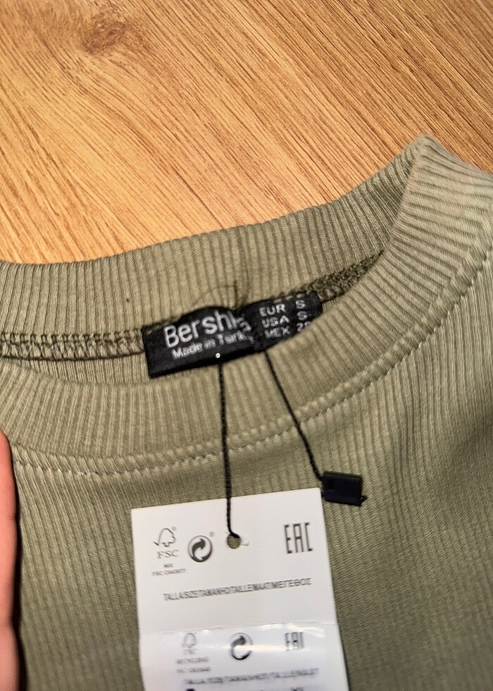 Bershka crop - Görsel 3
