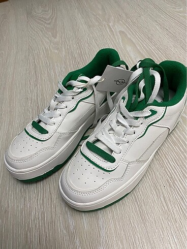 36 Beden beyaz Renk Stradivarius sneaker