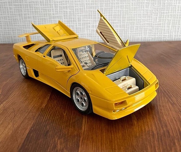 1/18 Burago İtalyan Lamborghini
