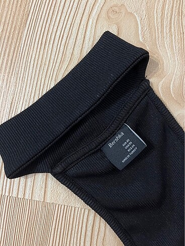 xs Beden Bershka straplez üst