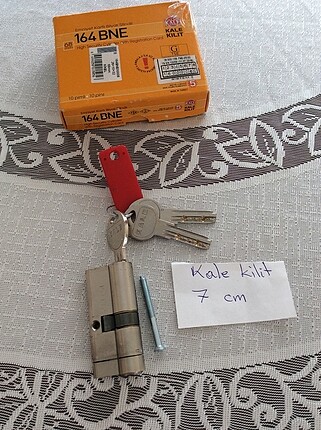 Kilit kale 3 adet kilidı var