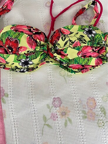 Bershka strablez bikini üst