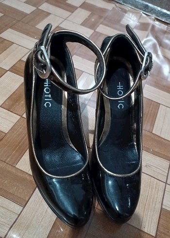 Siyah Parlak düz  Desen Tokalı Stiletto ayakkabı 36.5 - Görsel 5