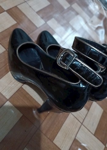 Siyah Parlak düz  Desen Tokalı Stiletto ayakkabı 36.5 - Görsel 4