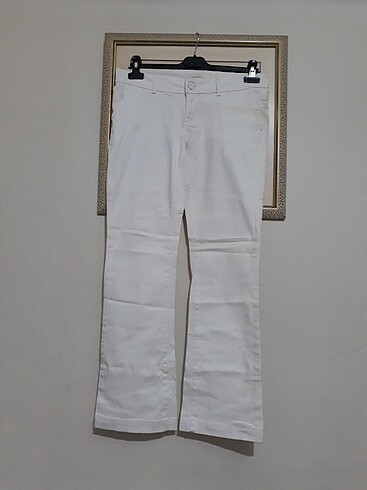 Beyaz keten pantolon