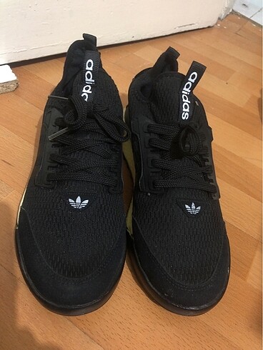 Adidas spor ayakkabı yeni