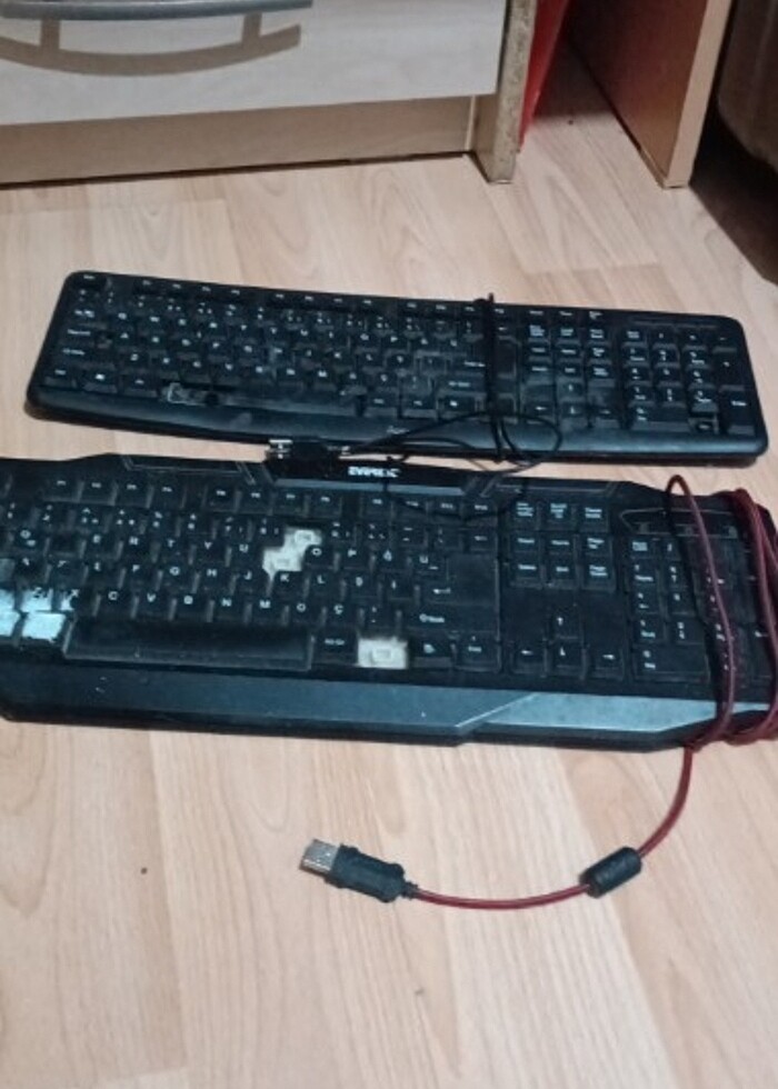İki klavye tamircilerin dikkatine ayrı ayri marka ikiside - Görsel 2
