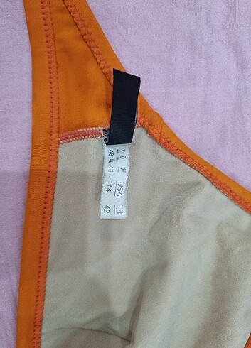42 Beden Bikini üstü