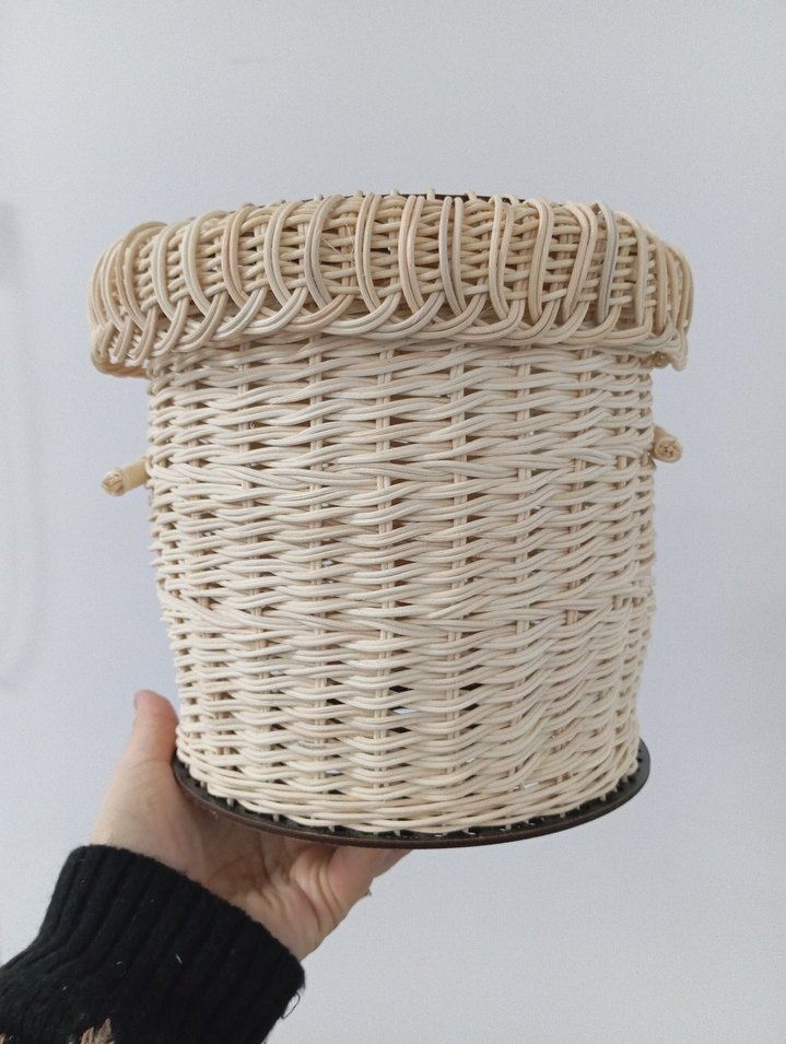 El Yapımı Hasır ve Ahşap Dekoratif kapaklı sepet. - Görsel 3