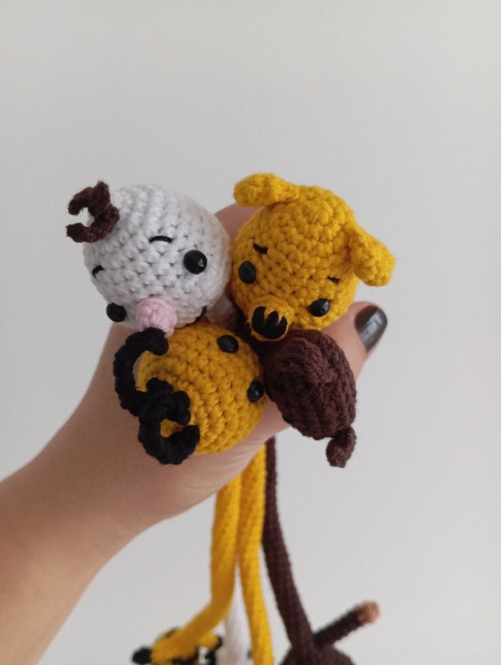 Renkli El Yapımı Peluş Oyuncaklar - Görsel 2