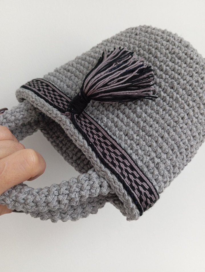 Gri Örgü Kadın Çanta Püsküllü.  detay çarpana el dokumasıdır. - Görsel 2